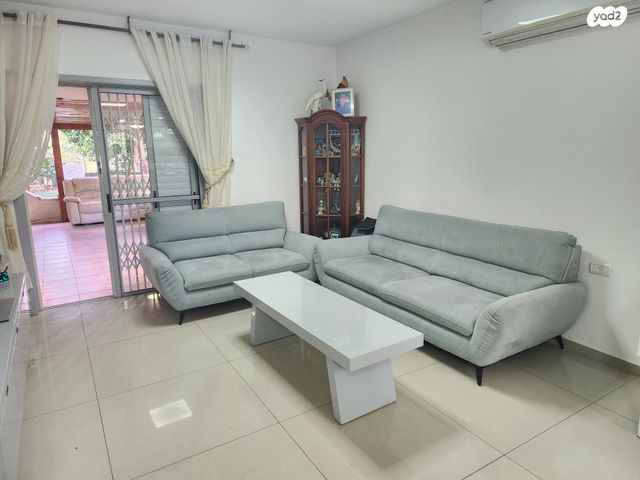 דירת גן, בית דגן