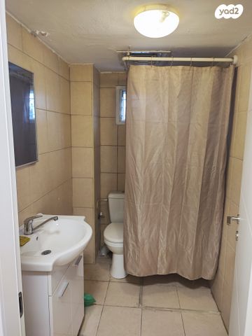 יחידת דיור, שדרות טרומפלדור 56, חיפה