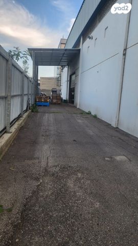 מבני תעשיה, קרית אתא