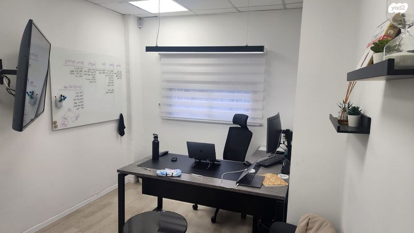 מבני תעשיה, קרית אתא