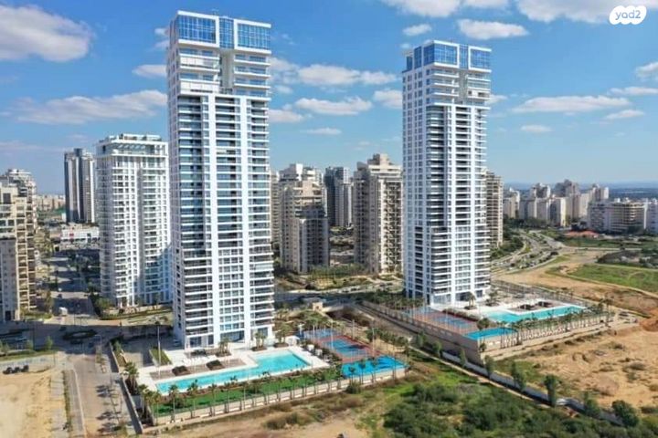 דירה, אהוד מנור, נתניה