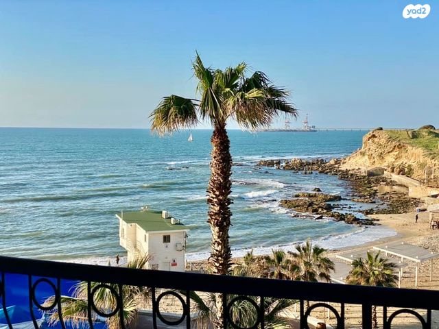 דירה, שדרות מנחם בגין 1, חדרה