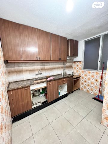 דירה, נתן אלבז, אשדוד