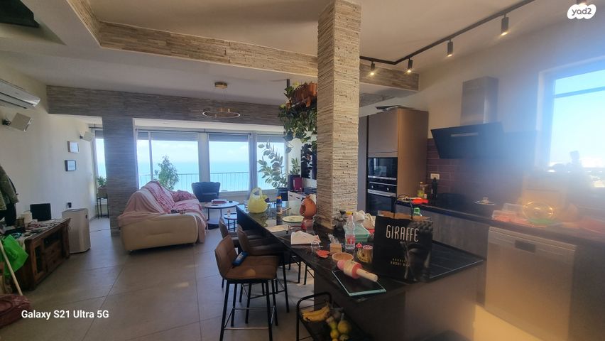 גג/ פנטהאוז, אלכסנדר ינאי, כרמליה, חיפה