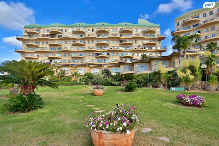 דירה, שדרות מנחם בגין 1, חדרה