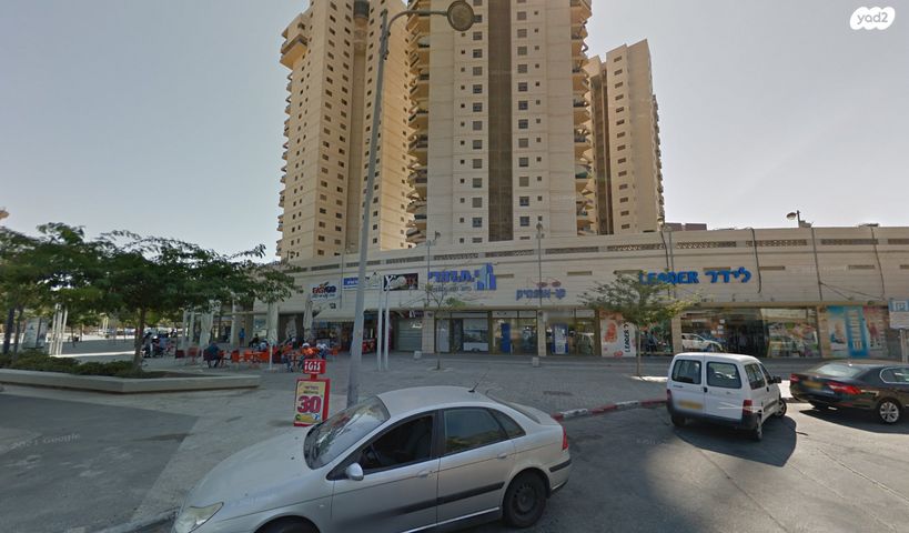 חנויות/ שטח מסחרי