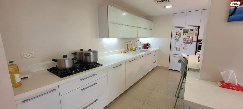 דופלקס, א.ד. גורדון, הפועל המזרחי ג', שיכון ג', בני ברק