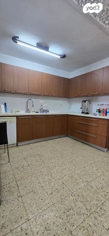 דירה, בית וגן 21, בת ים