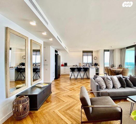 דירה, שדרות רחבעם זאבי 15, חדרה