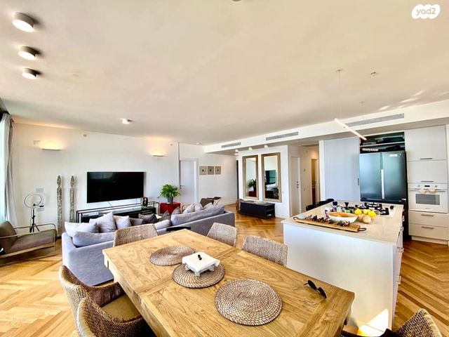 דירה, שדרות רחבעם זאבי 15, חדרה