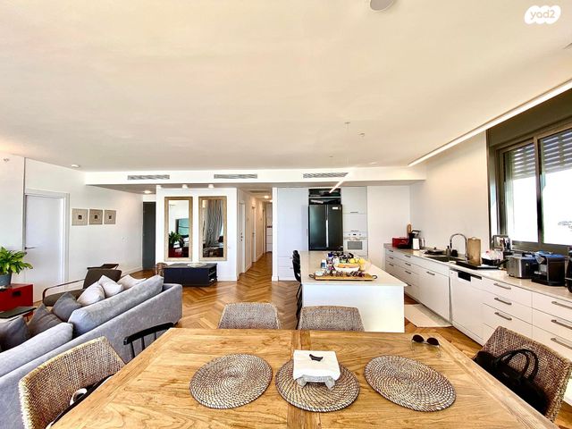 דירה, שדרות רחבעם זאבי 15, חדרה