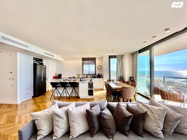 דירה, שדרות רחבעם זאבי 15, חדרה