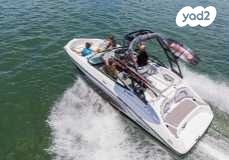 יאכטות - סירות מנוע