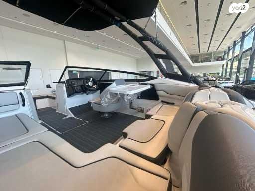 יאכטות - סירות מנוע