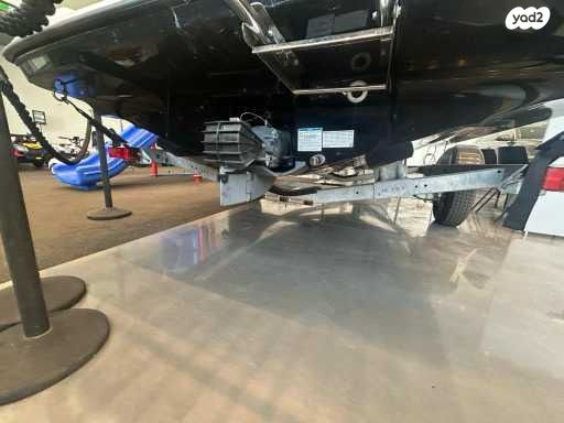 יאכטות - סירות מנוע