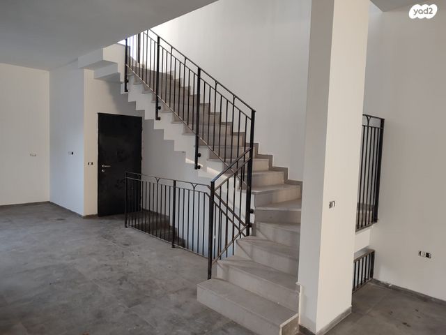 בית פרטי/ קוטג', אגוז 33, שאר העיר, כפר יונה