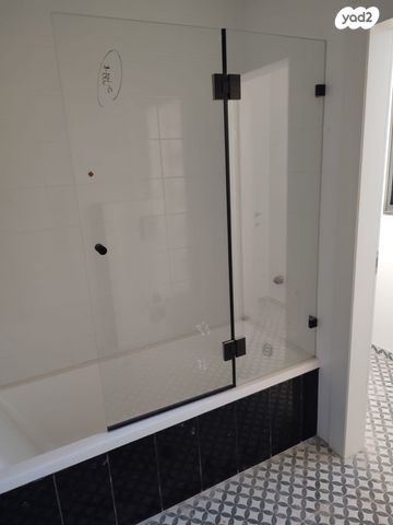 בית פרטי/ קוטג', אגוז 33, שאר העיר, כפר יונה