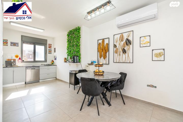 דירה, סביון 25, הפרחים, חריש