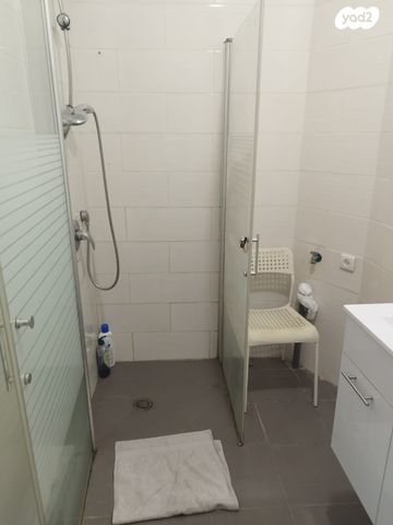 דירה, בר כוכבא, רחובות