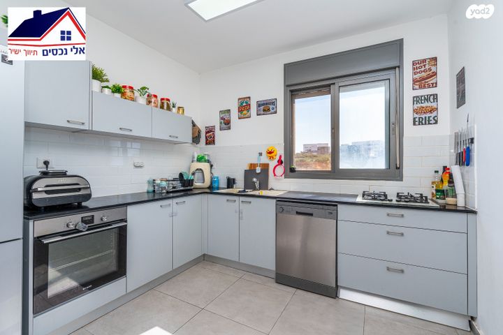 דירה, סביון 25, הפרחים, חריש