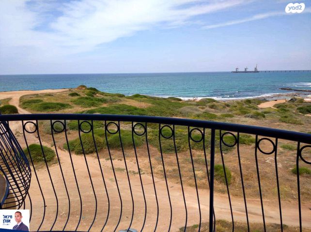 דירה, שדרות מנחם בגין 2, חדרה