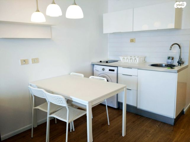 דירה, שדרות מנחם בגין 2, חדרה