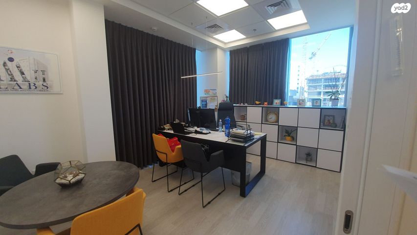 משרדים, אלי הורוביץ, רחובות