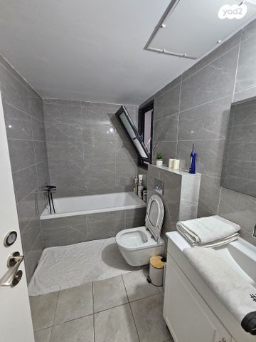 גג/ פנטהאוז, תבור 6, בית בפארק ,פרדס בחסכון, אור יהודה