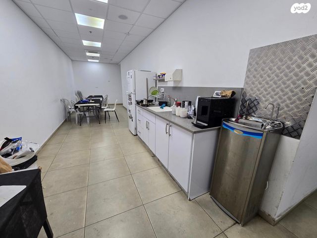 משרדים, תעשיון בר לב