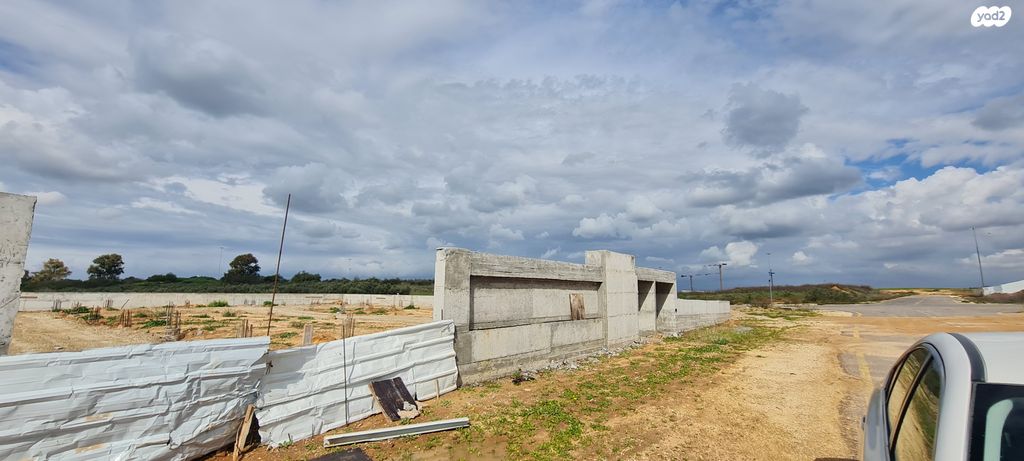 מבני תעשיה, גדרה