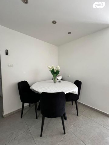 דירה, משה קהירי, באר שבע