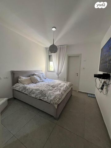 דירה, משה קהירי, באר שבע