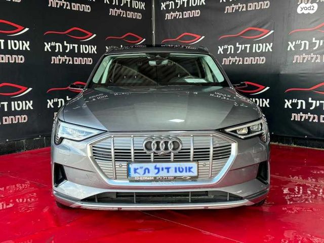 מודעת רכב אאודי E-tron