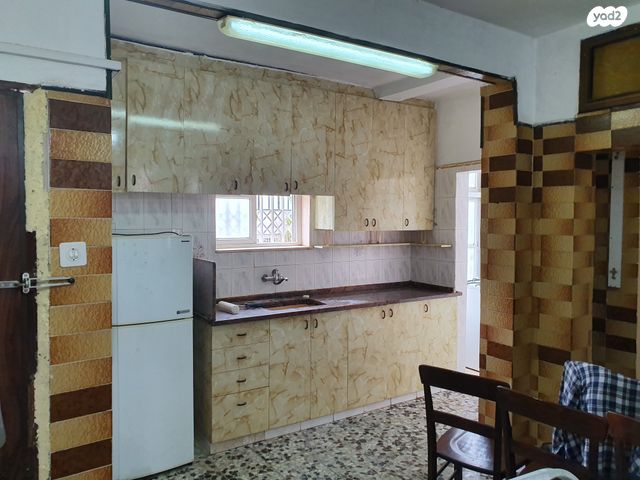 דירת גן, חידושי הרי"ם, צהלון, שיכוני חסכון, תל אביב יפו