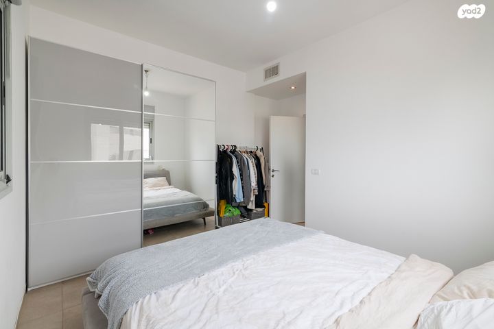 גג/ פנטהאוז, חזון אי"ש, רחובות