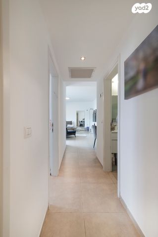 גג/ פנטהאוז, חזון אי"ש, רחובות