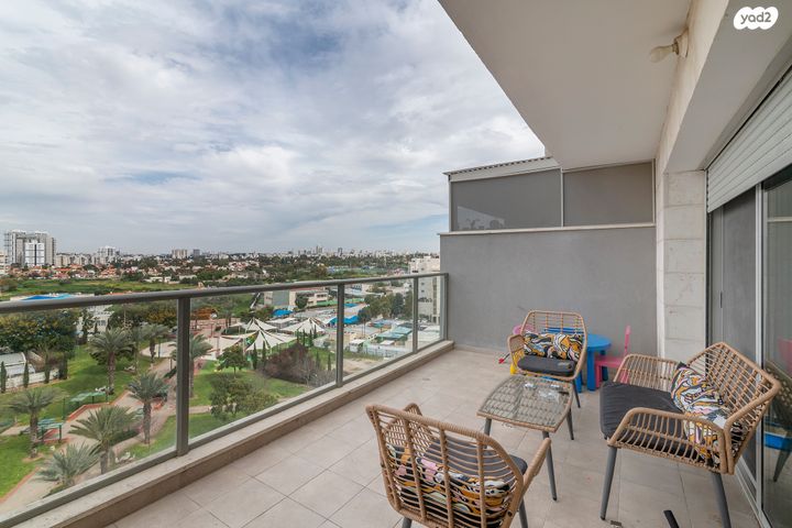 גג/ פנטהאוז, חזון אי"ש, רחובות