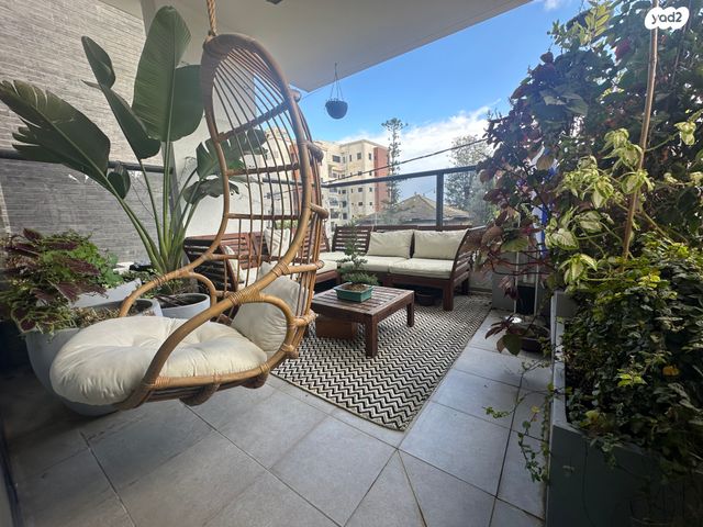 דירה, בני בנימין, הרצליה