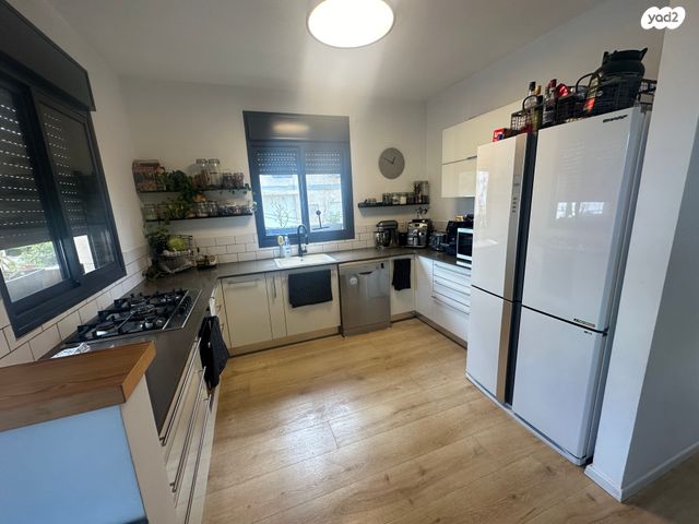 דירה, בני בנימין, הרצליה