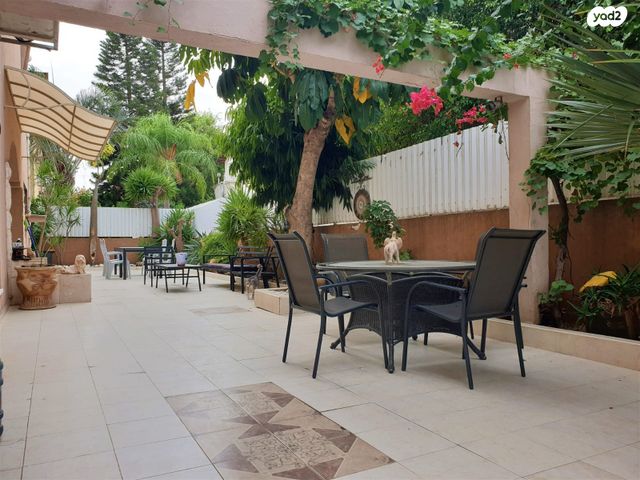 בית פרטי/ קוטג', הכוכב, קרית גנים, רעננה