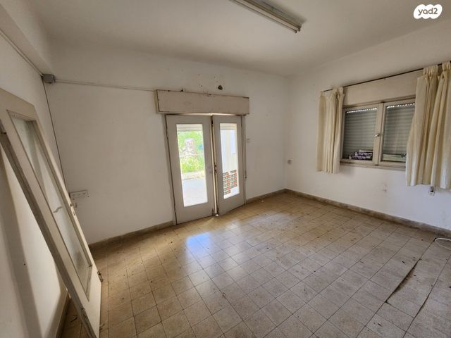 בניין משרדים, חיפה