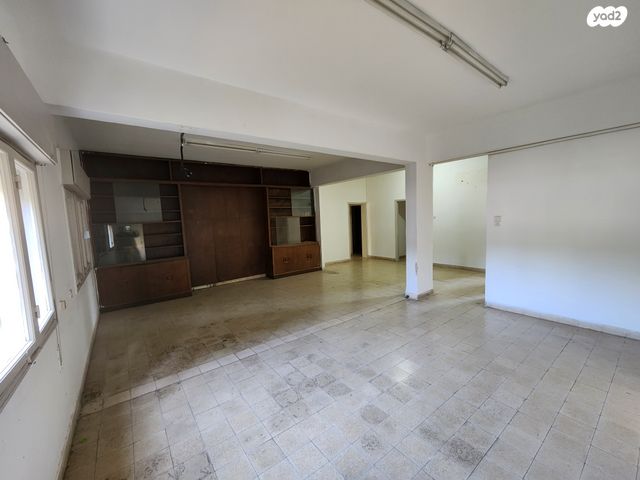 בניין משרדים, חיפה