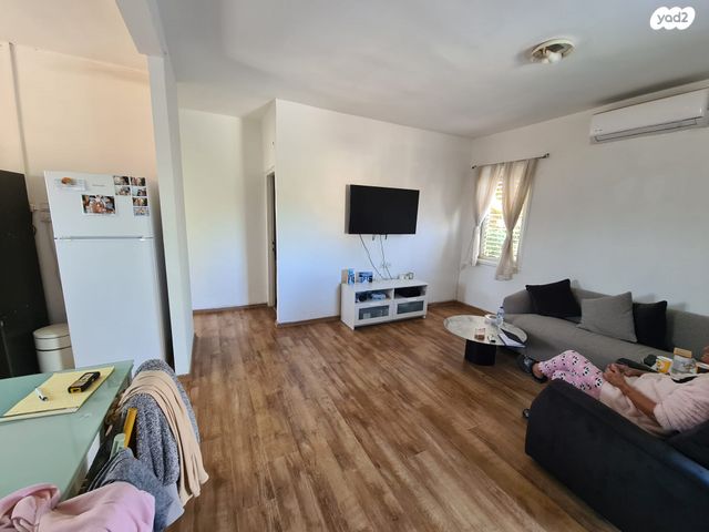 מגרשים, המעגל, גיל עמל, הוד השרון