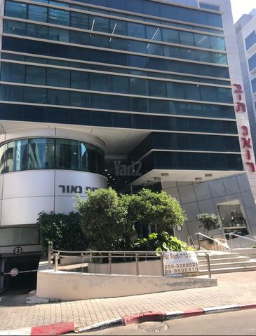 חניון, הרצליה