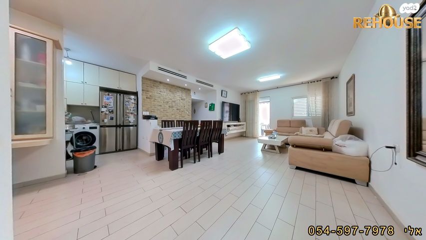 דירה, חיים משה שפירא, רובע ד', אשדוד