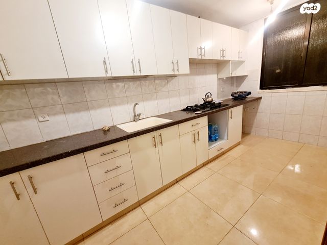 דירה, שעריה, פתח תקווה