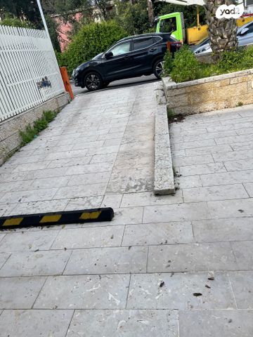 חנויות/ שטח מסחרי