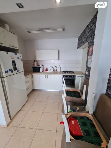 דירה, אסף שמחוני, קרית אתא