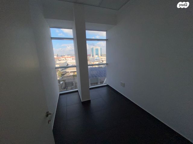 משרדים, ילדי טהרן 8, מב"ת מערב, אזור תעשייה חדש, ראשון לציון