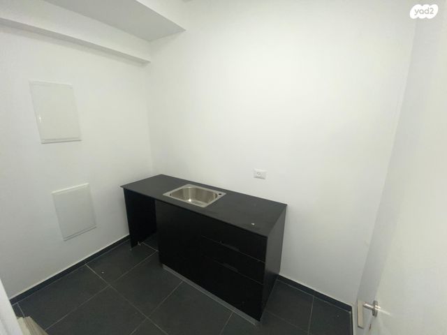 משרדים, ילדי טהרן 8, מב"ת מערב, אזור תעשייה חדש, ראשון לציון